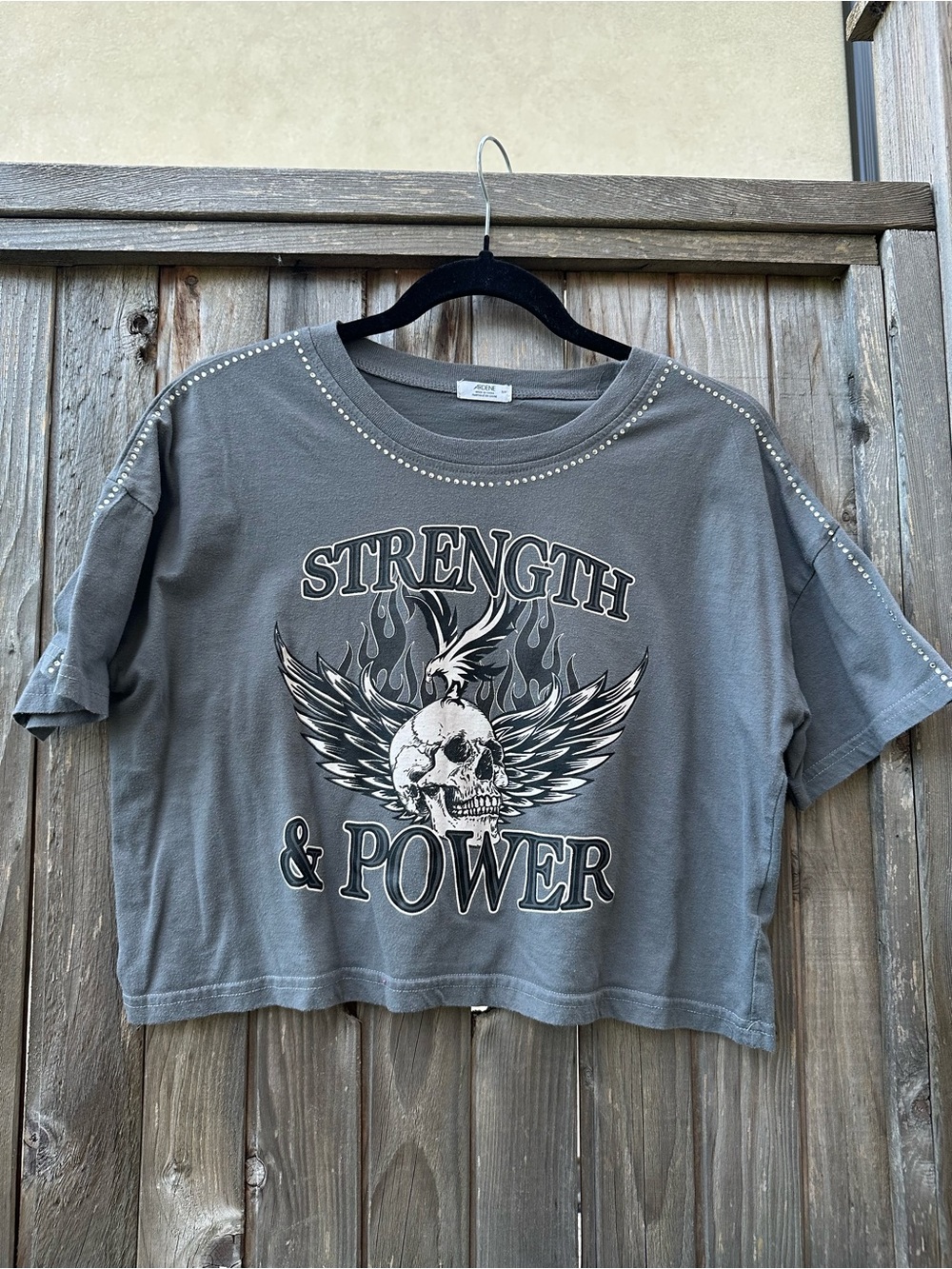 Ardene Gray 'Strength & Power' Skull Wing Crop Top
